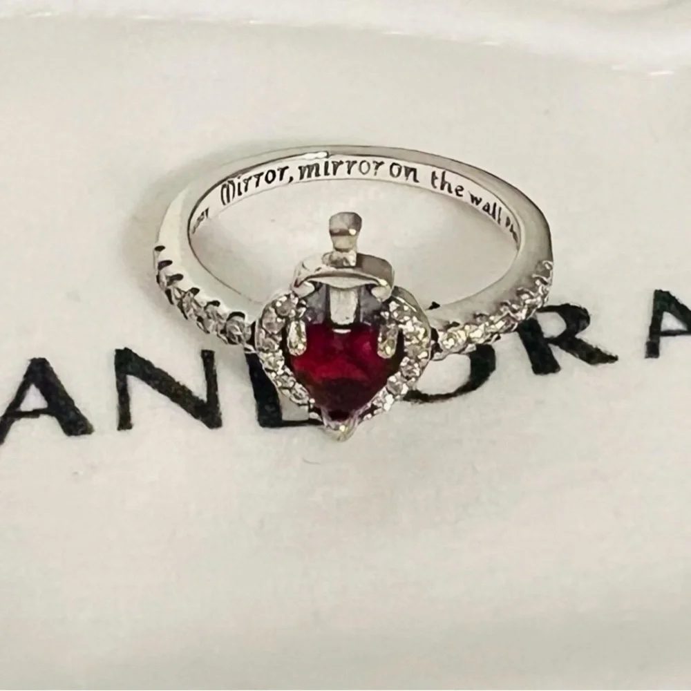 Disney Villains Evil Queen Ring Size:7